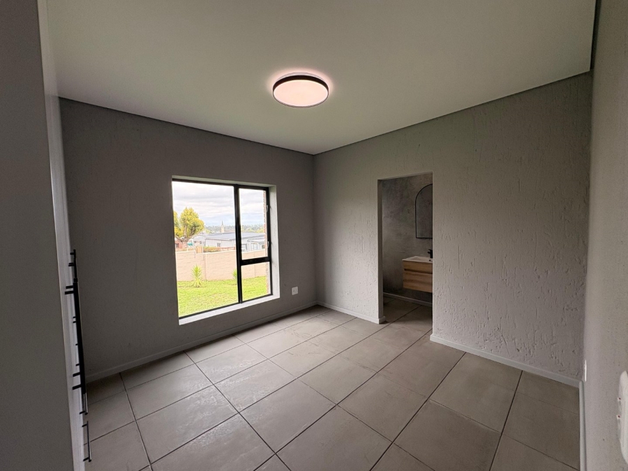 5 Bedroom Property for Sale in Cherry Creek Country Estate Western Cape